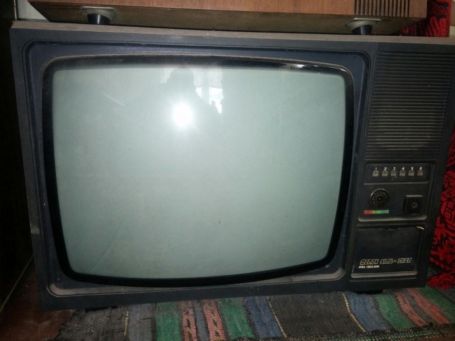 Антики, Радио - грамофон Акорд 101 , телевизори Мургаш и Фотон