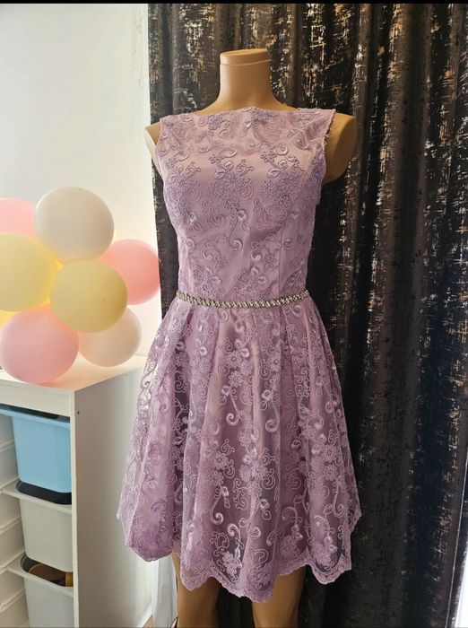 Rochie elegantă lila din dantelă, spate transparent, mărimea 36
