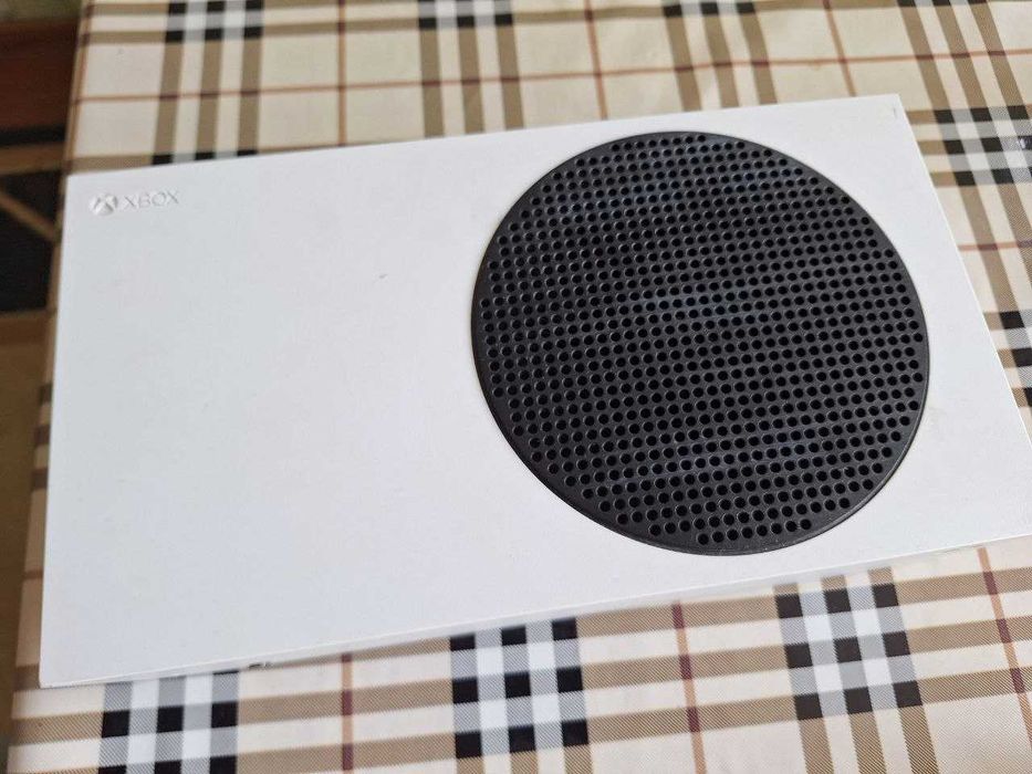 X-BOX Series S with 2 controller