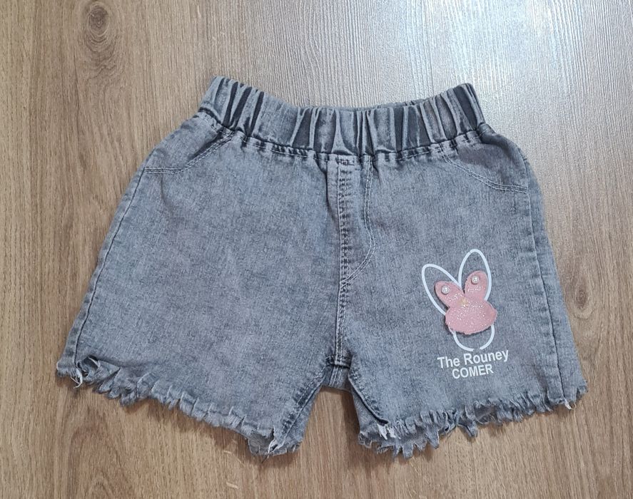 Вещи на девочку , футболки , платья, джинсы