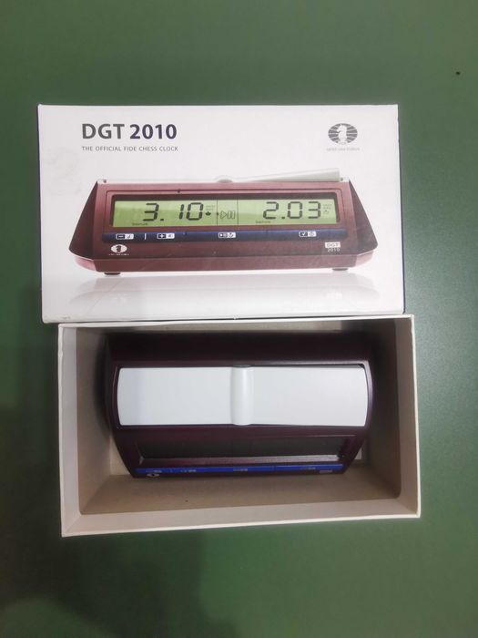 Шахматные часы DGT 2010