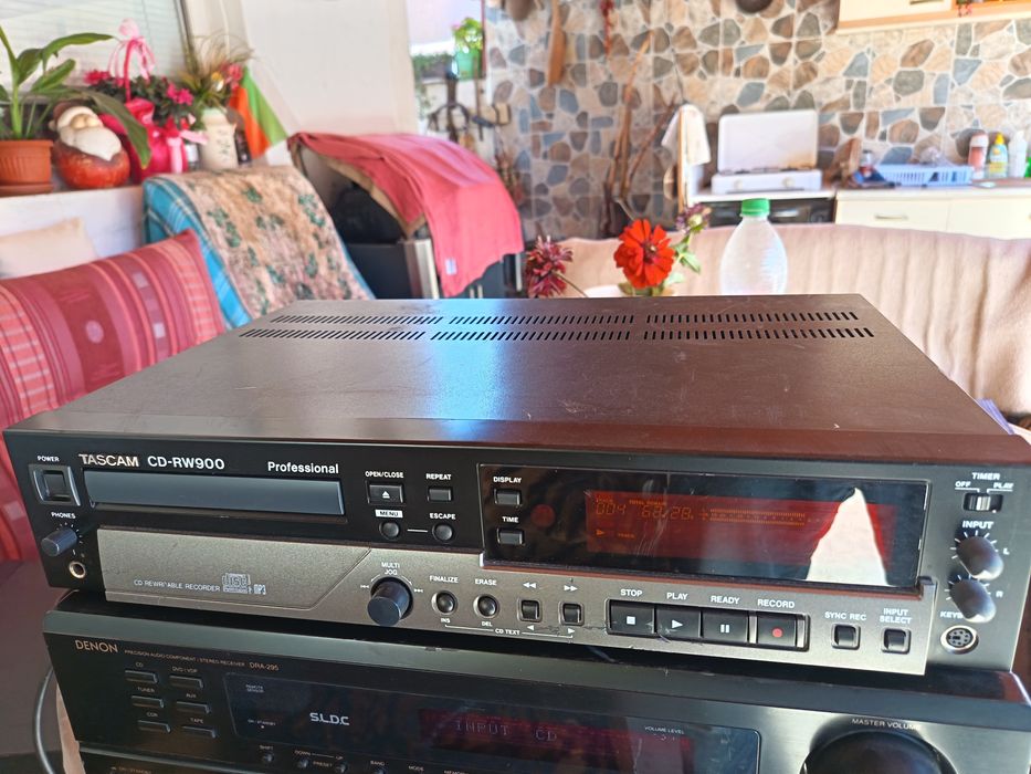 CD -Taskam RW900