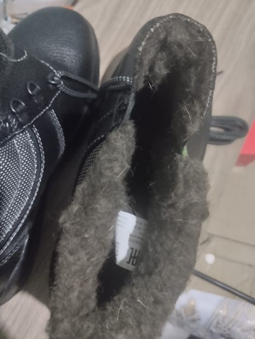 Продам ботинки зимние 6000 рабочии