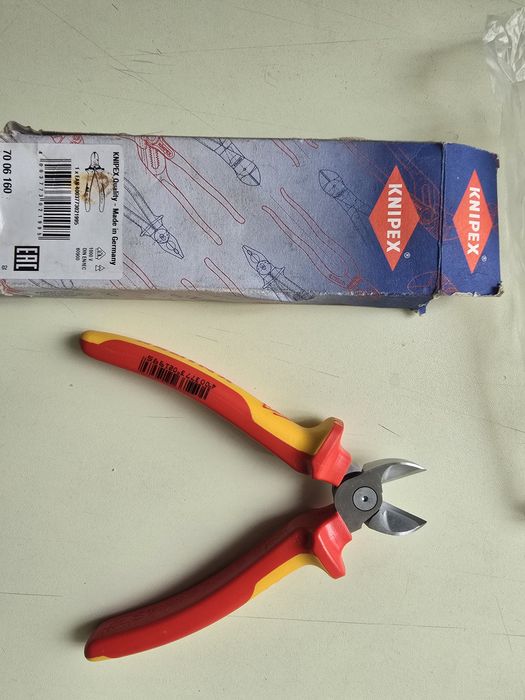 Клещи резачки Knipex 70 06 160