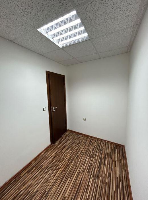 Офис, под наем, Морска градина