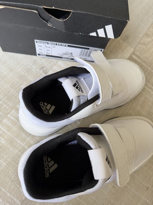 Adidas/Адидас бели нови  номер 30