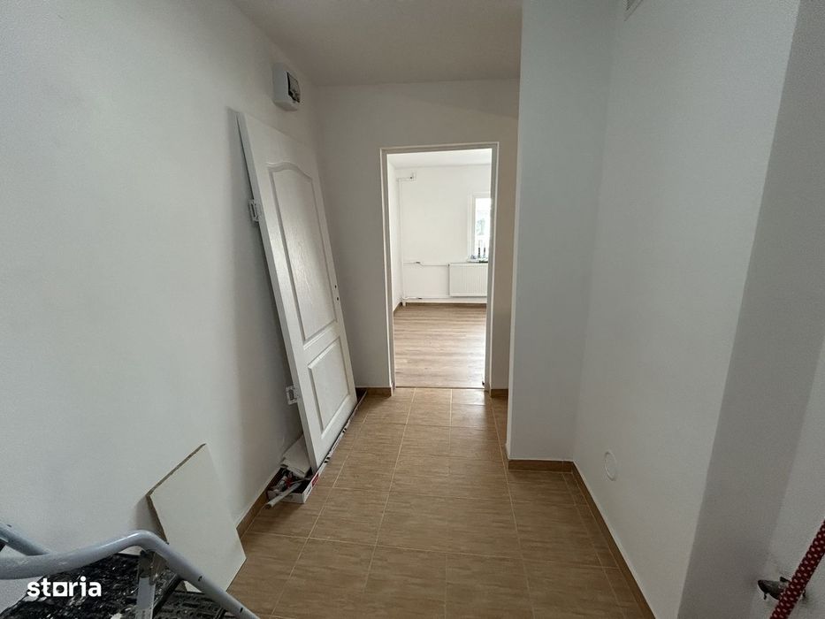 Vand apart.1 cam.situat in Micalaca,str.Vaslui,st. 50 mp,et.4/4,modern