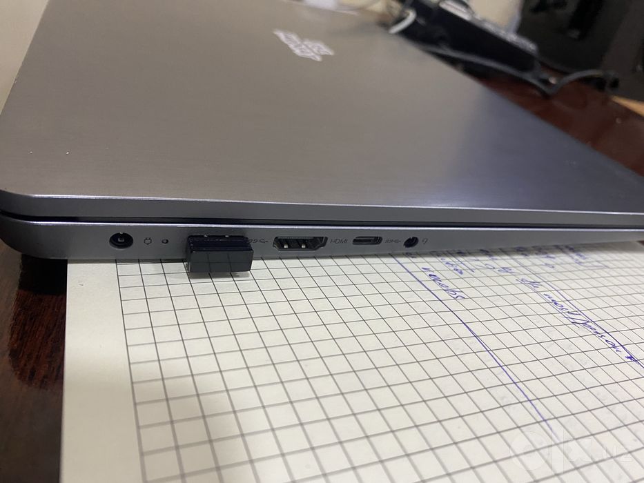 Lenovo i3 noutbuk