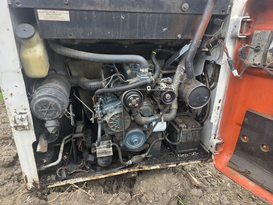 Челен товарач bobcat 553