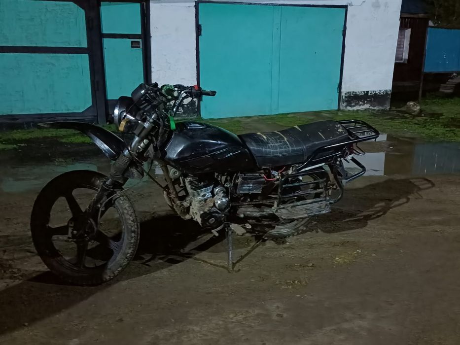 Продам мотоцикл 200куб