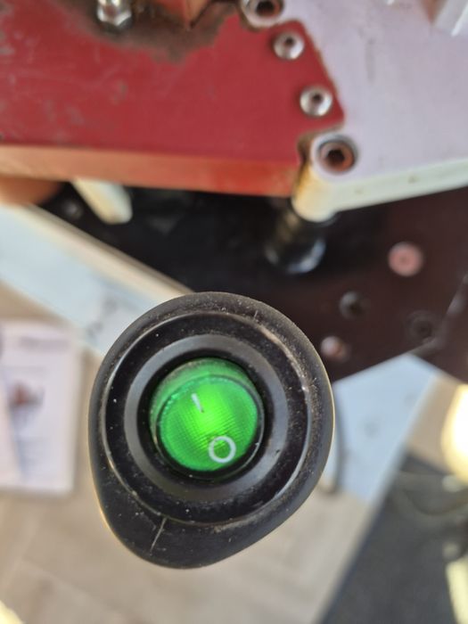 Mașină mobila pentru aplicat cant