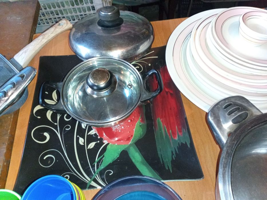 Продам посуду кастрюли