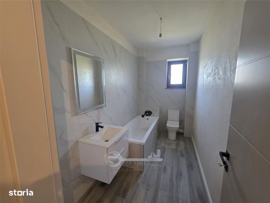 Apartament o camere decomandat - Rediu