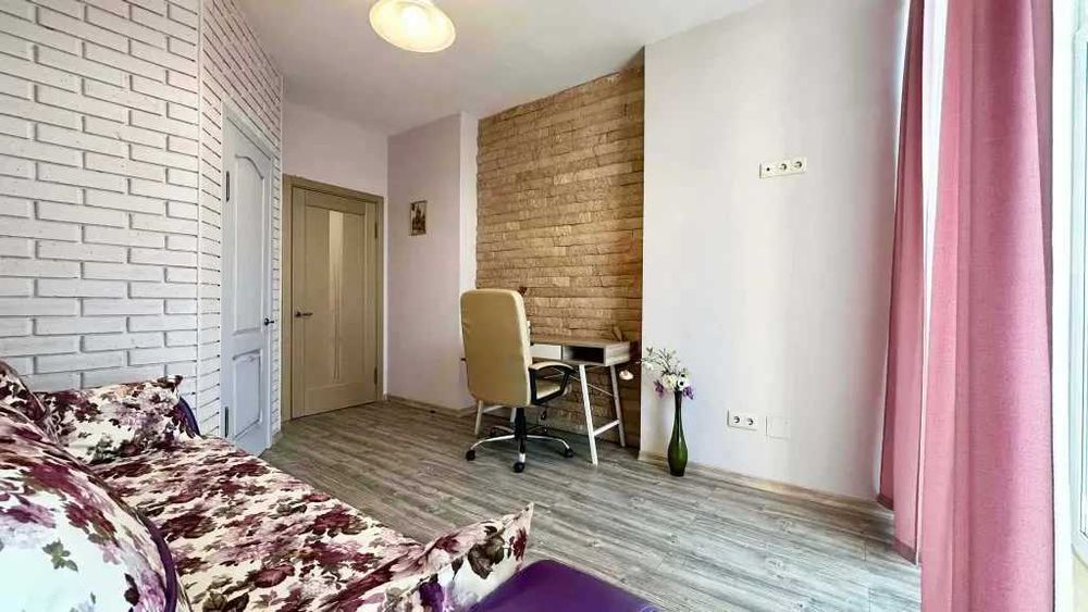 Дава се под наем Тристаен апартамент в София, Център - 90 кв.м за 510 € - Снимка #4