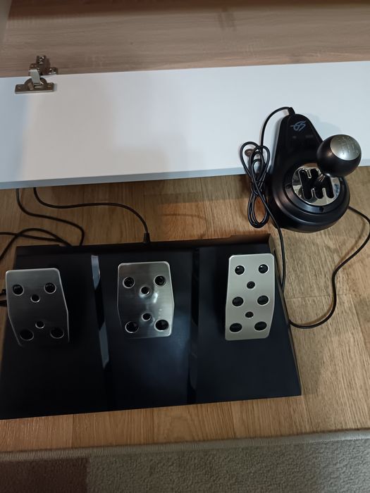 Продам игровой руль Dexp