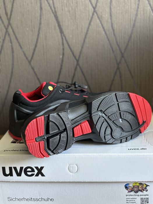 Предпазни/ работни обувки uvex, 41 номер