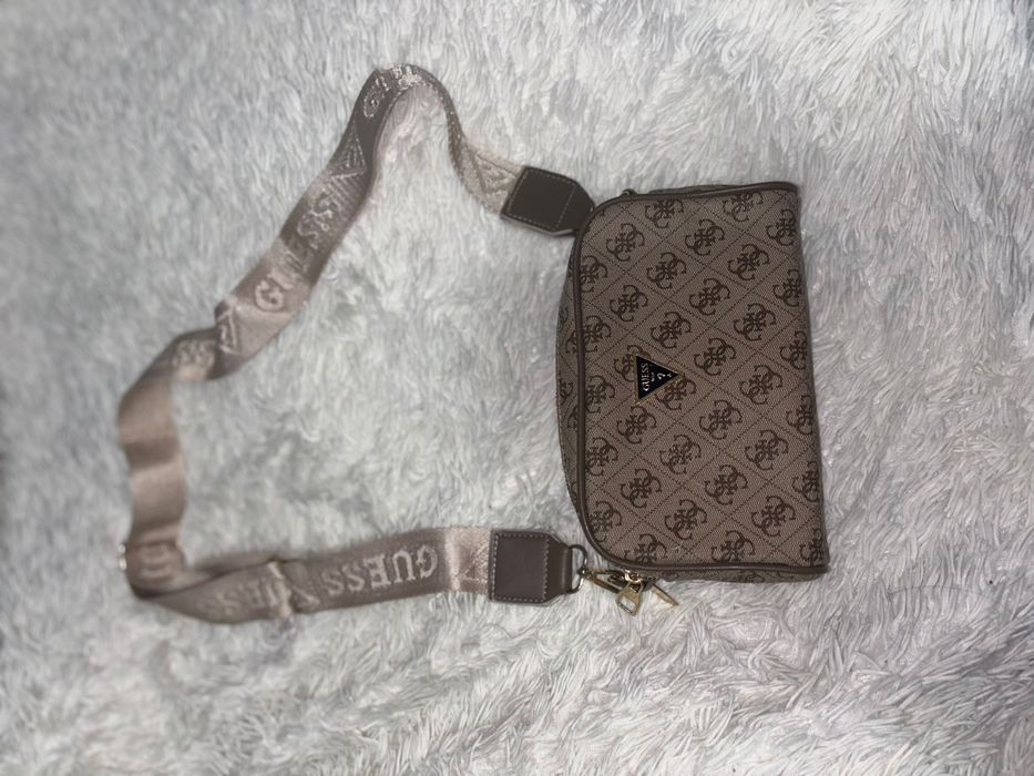 Vand geanta guess noua