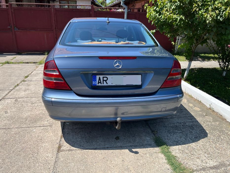 Mercedes E-Class W211 2.2 CDI Avantgarde • Automat • 150 CP