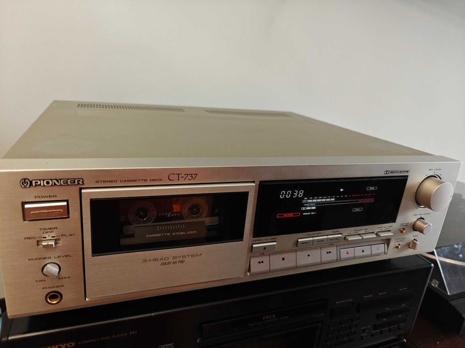 Касетен дек Pioneer CT - 737