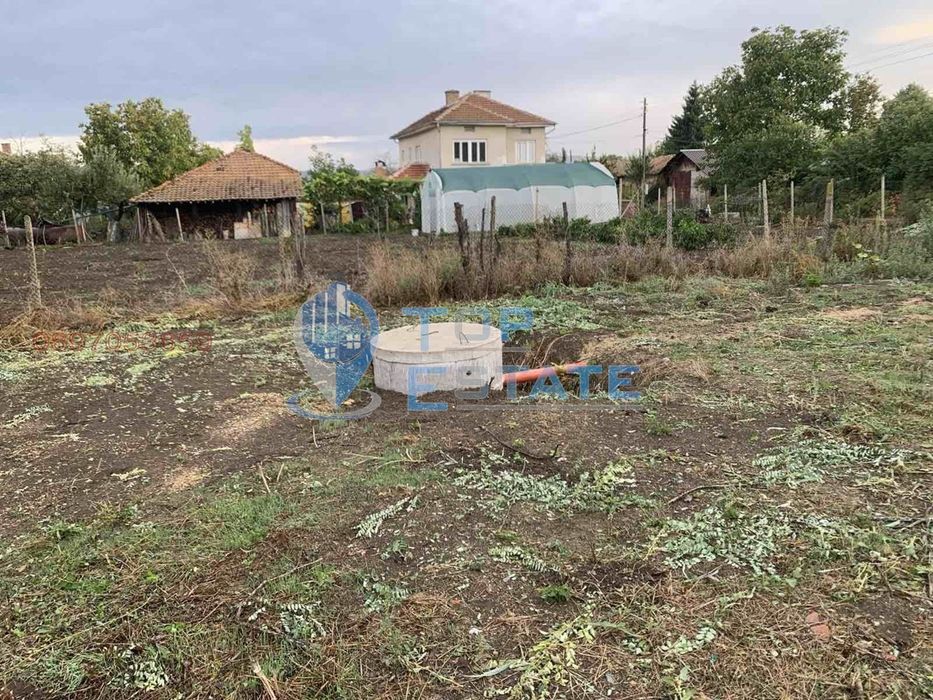 Парцел в регулация с партиди за ток и вода в село Кесарево, област Ве