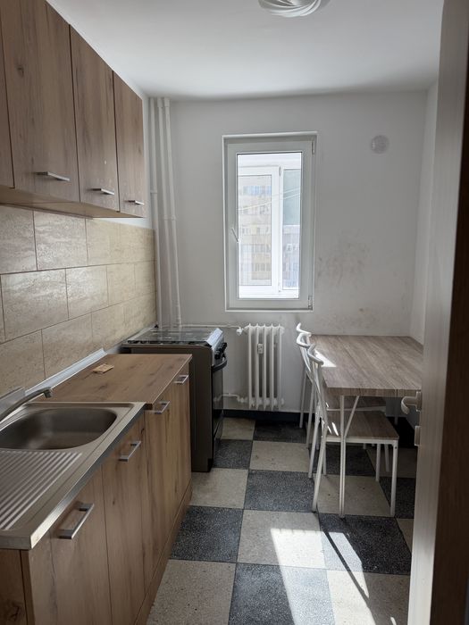 Vand apartament 3 camere, sos Colentina, Bucucresti, etaj 6