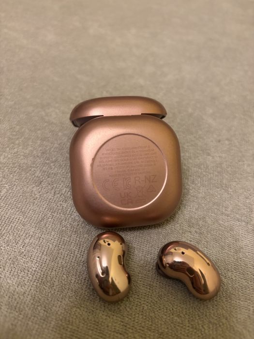 Casti samsung buds live