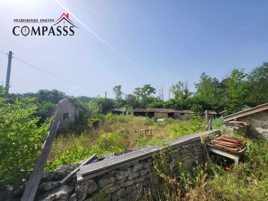 с. Изворово, Общ. Ген. Тошево, къща с двор – 9000евро!