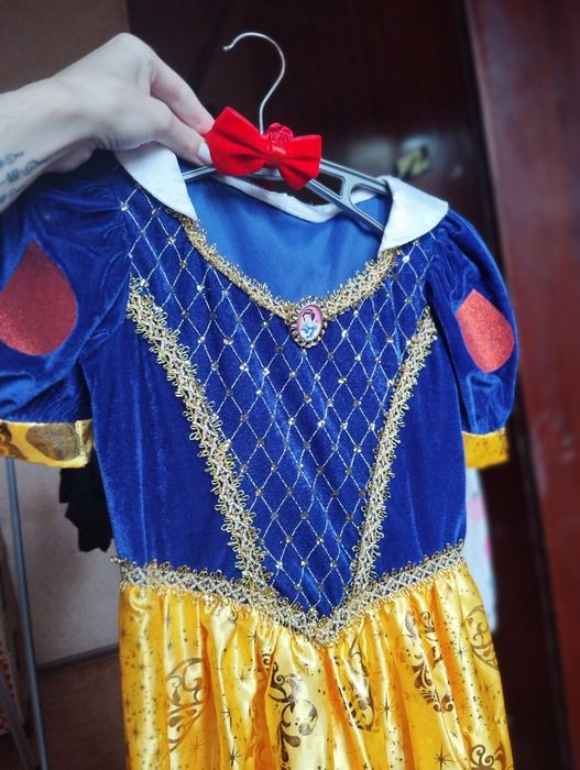 Продам детские новогодние платья