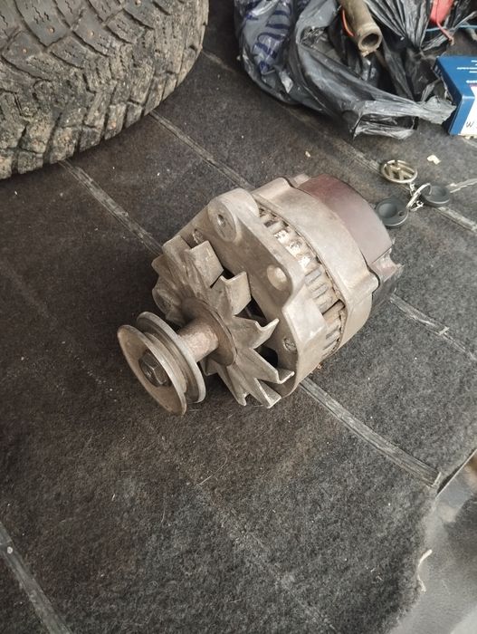 Продам генератор Ауди 80