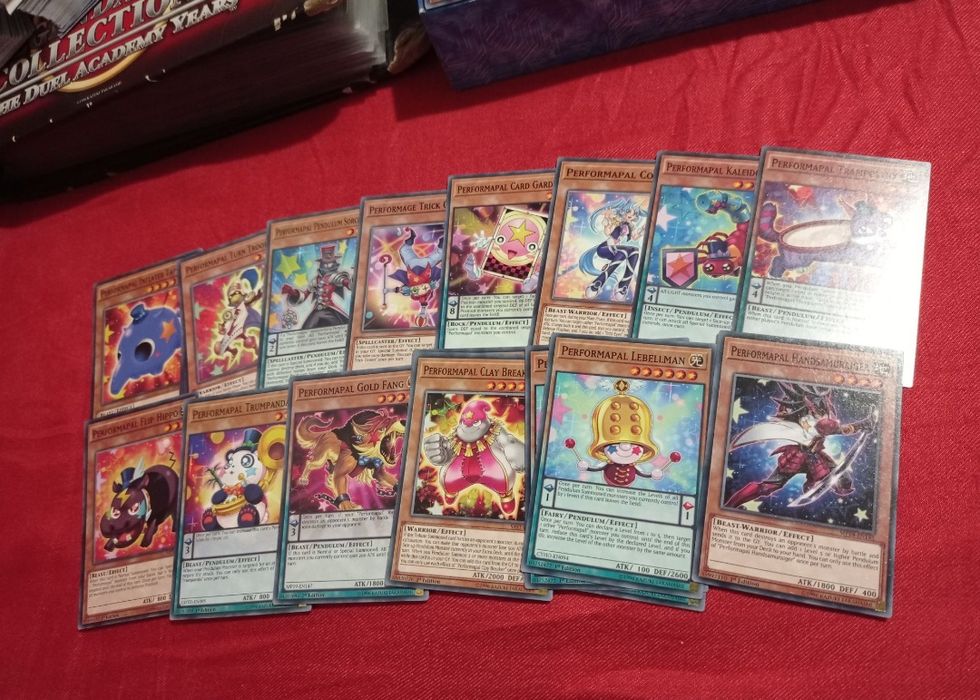Yu-Gi-Oh core decks, Югио карти