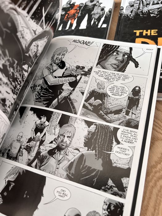 The Walking Dead hard cover book 3 4 6