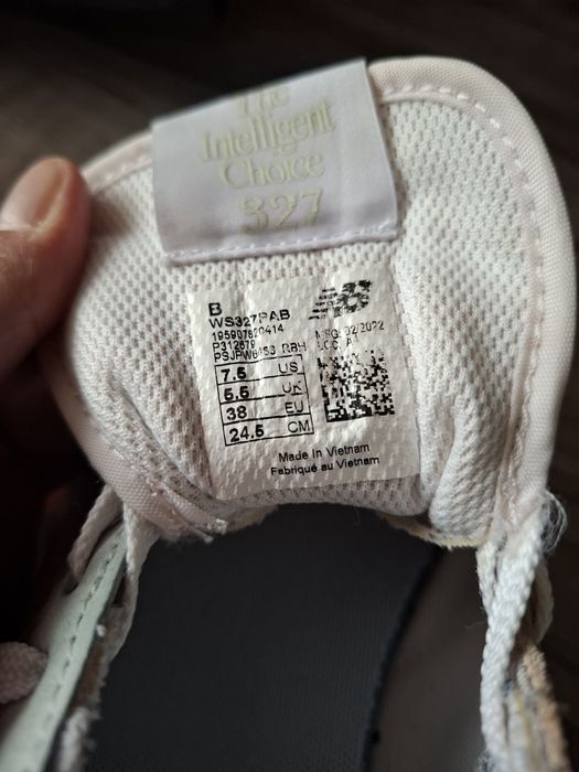 Апрески  Lasocki и маратонки New Balance 327