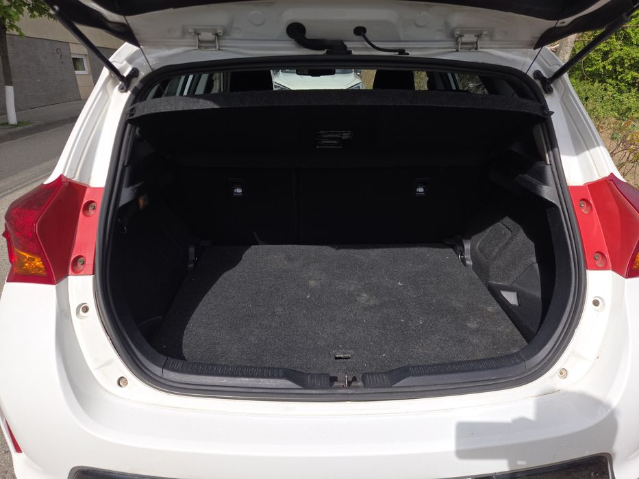 Toyota auris hybrid 2013 de vinzare