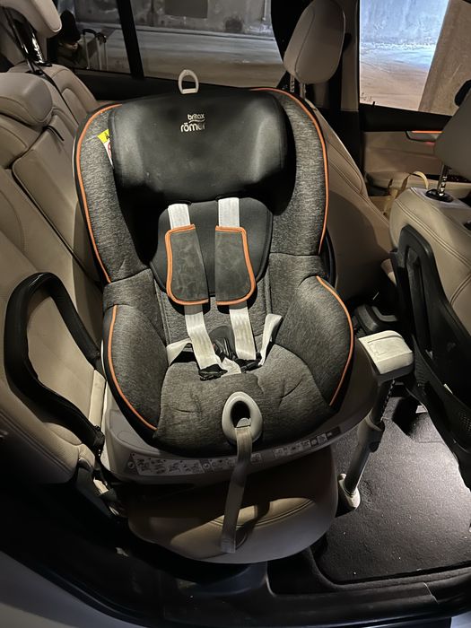Въртящо се детско столче за кола Britax Römer Dualfix M i-Size