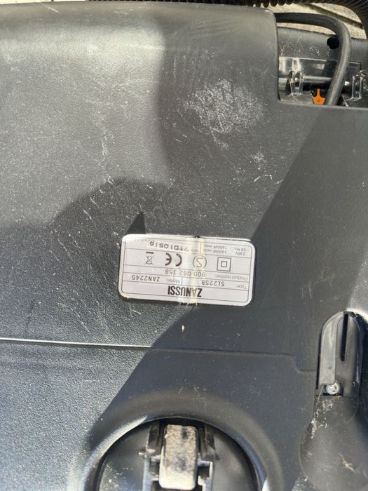 Прахосмукачка Zanussi с торба