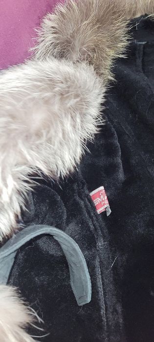 Дамски кожух от естествена агнешка кожа и яка от лисица