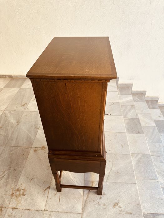 Дъбов шкаф/витрина с оловно стъкло от 70-те