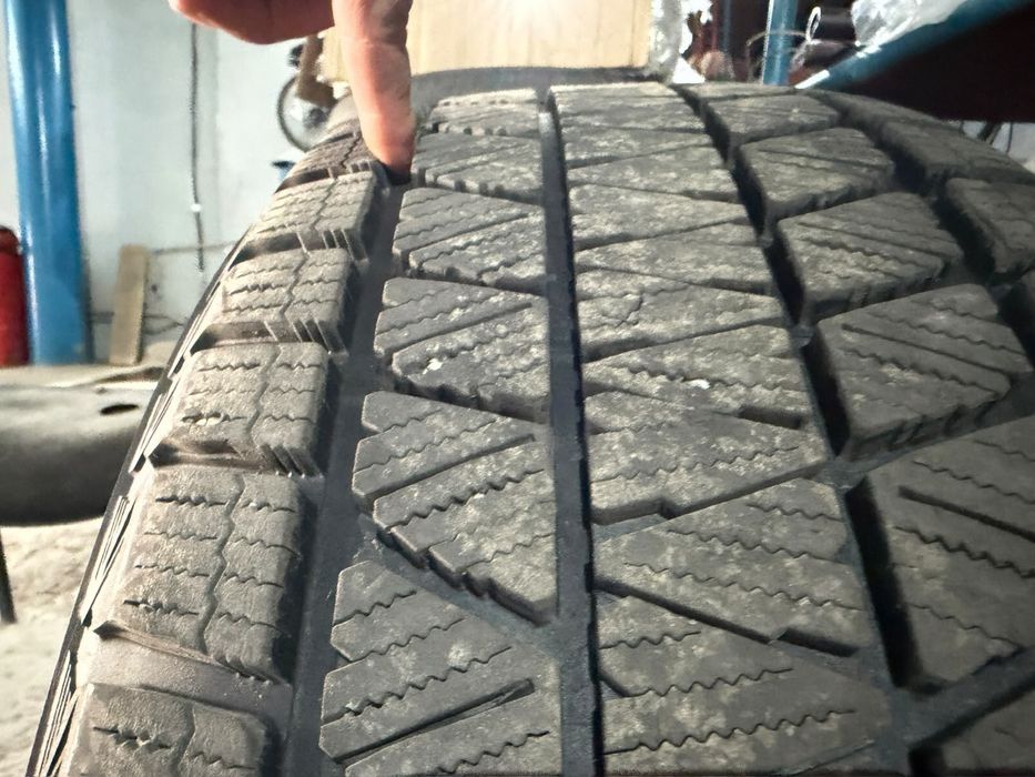 BRIDGESTONE зима липа, 265/50/R20 107T