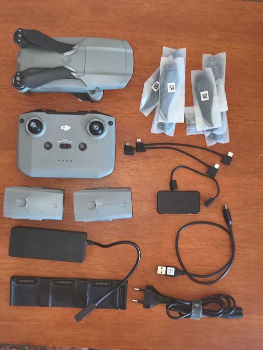 Дрон DJI Air 2 Fly More Combo