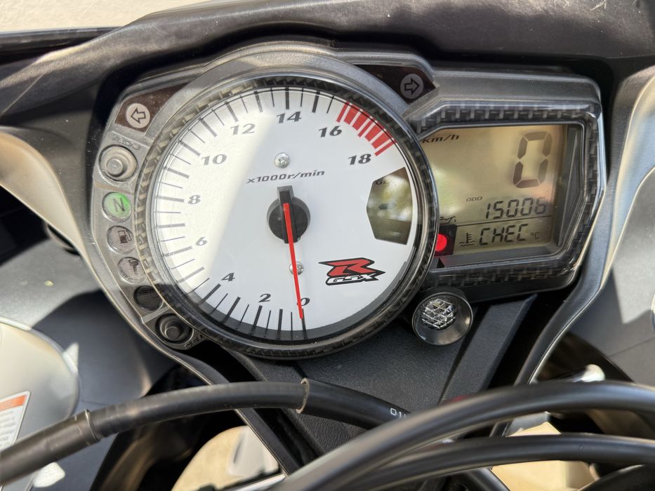 Suzuki gsxr600 k7