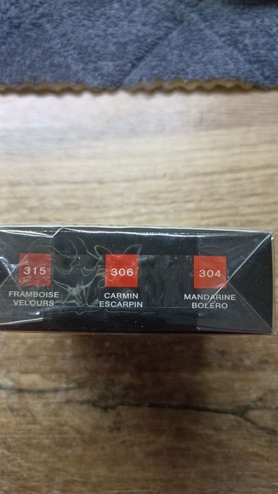 Продам в комплекте набор помад