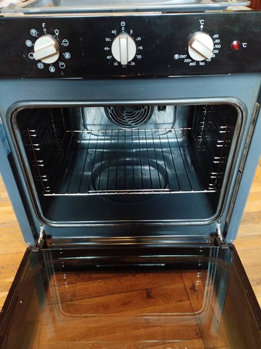 Печка за вграждане indesit