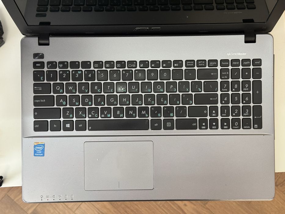 Ноутбук ASUS X550CA