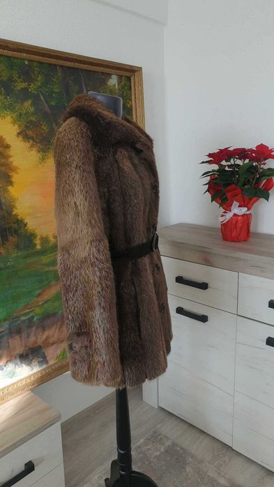 Haina din blana naturala de nutrie marimea M Impecabila