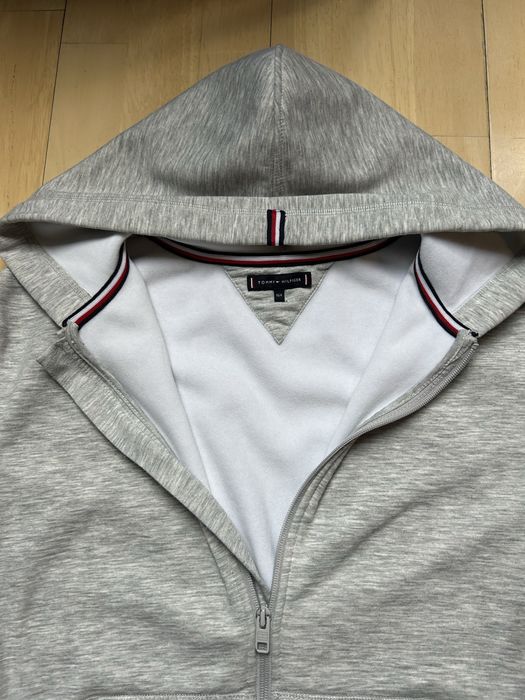 Оригинален zip up на Tommy Hilfiger 164cm