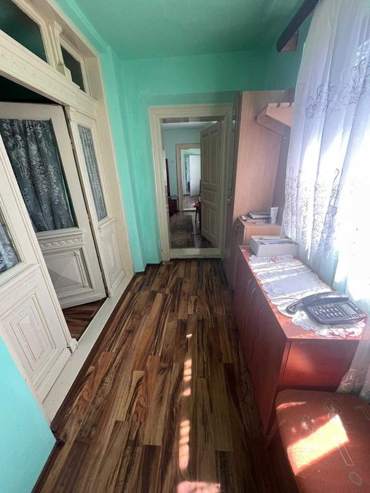 Casa de Locuit cu Teren si Curte Mare