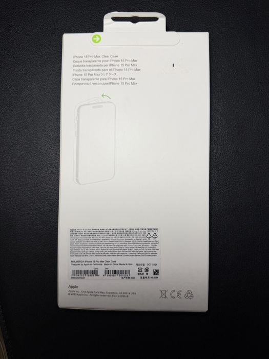 Apple Clear Case на iPhone 15 Pro Max