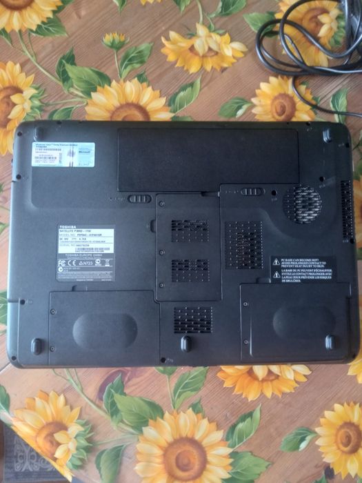 Toshiba P300D-11W 17 инча