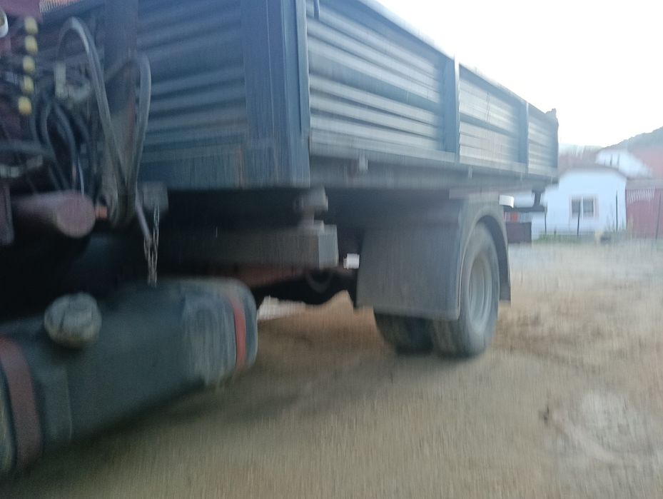 Iveco basculabil cu macara