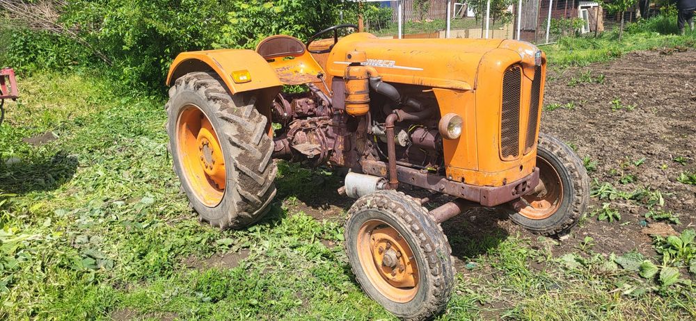 Vand schimb tractor fiat cu grapa rotativa freza